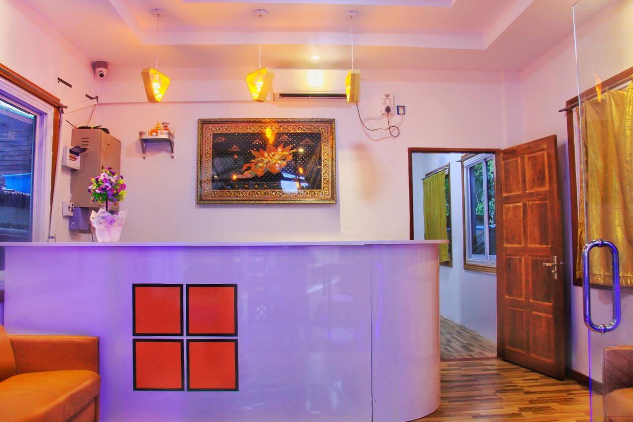 The Lodge Yangon Poshtel Esterno foto