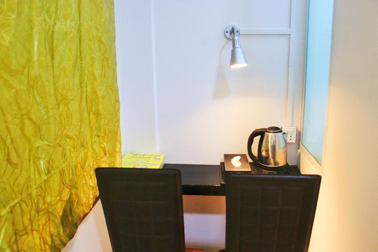 The Lodge Yangon Poshtel Esterno foto
