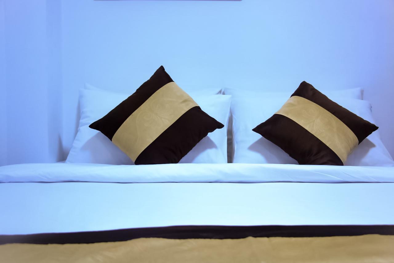 The Lodge Yangon Poshtel Esterno foto
