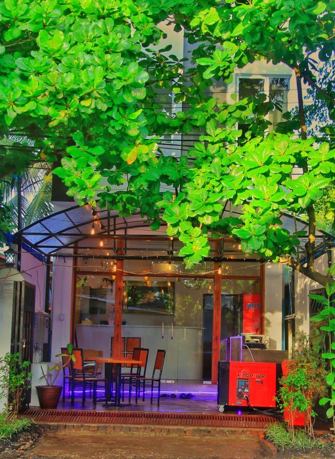 The Lodge Yangon Poshtel Esterno foto