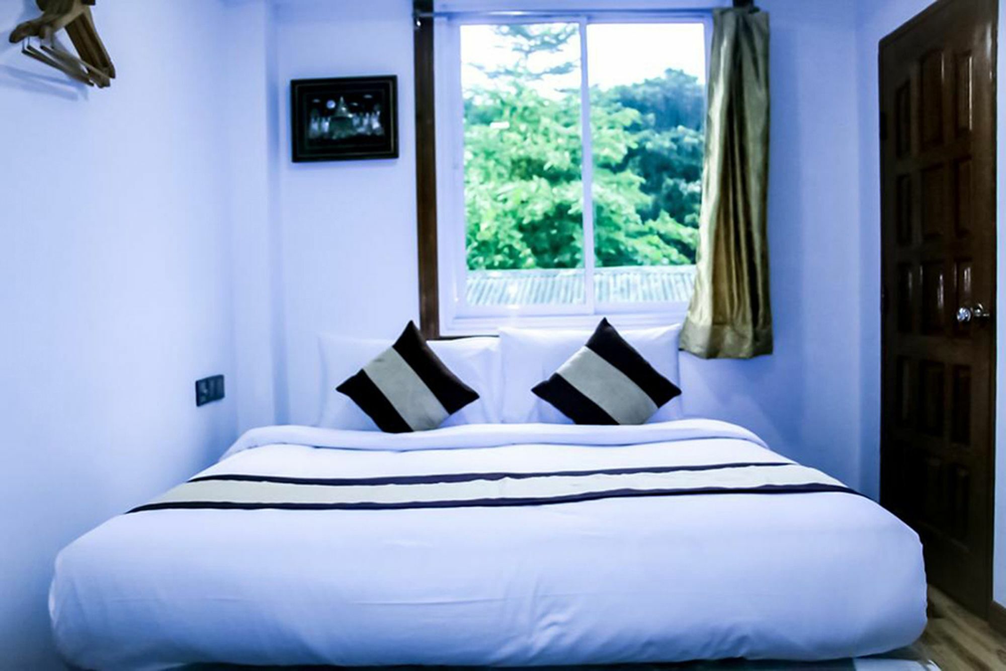 The Lodge Yangon Poshtel Esterno foto